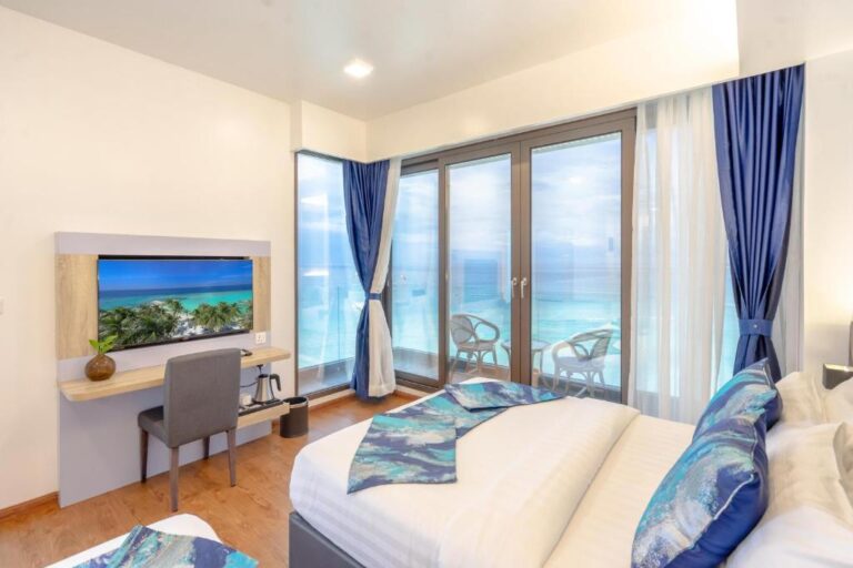 Premium Super Deluxe room with balcony and Sea view