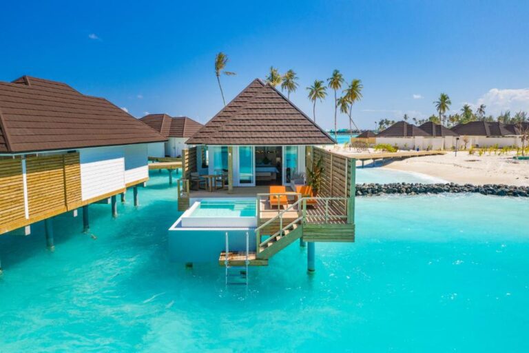 Grand Water Villa with pool