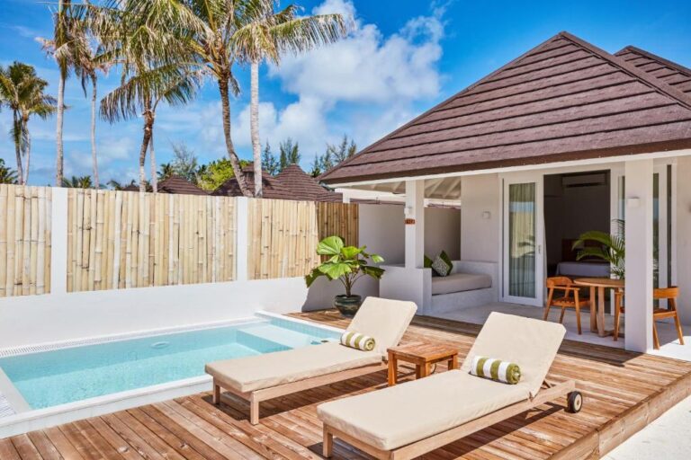 Grand Beach Villa With Pool