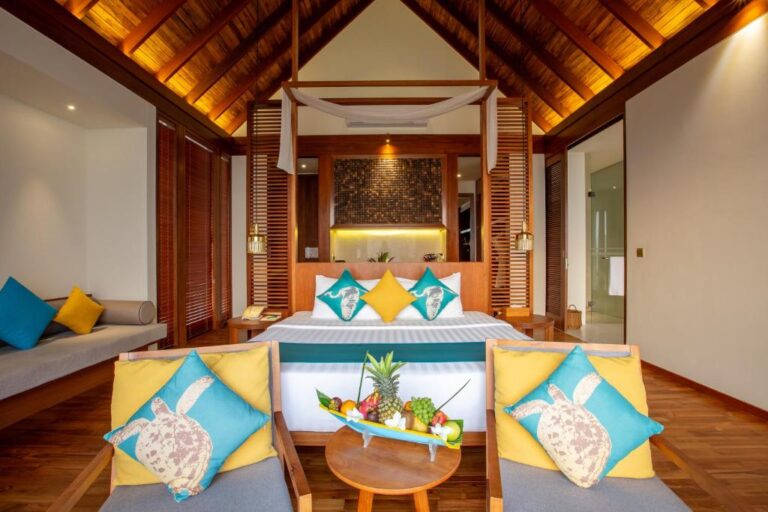 Sunset Ocean Pool Villa