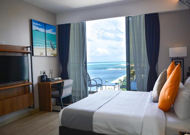 Honeymoon Suite
