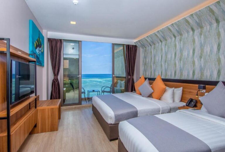 Deluxe Sea view triple