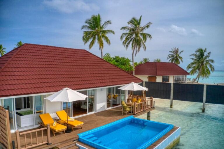 Presidential Suite with pool