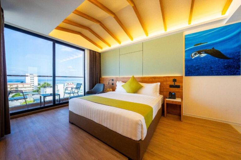 Deluxe Double room with island view